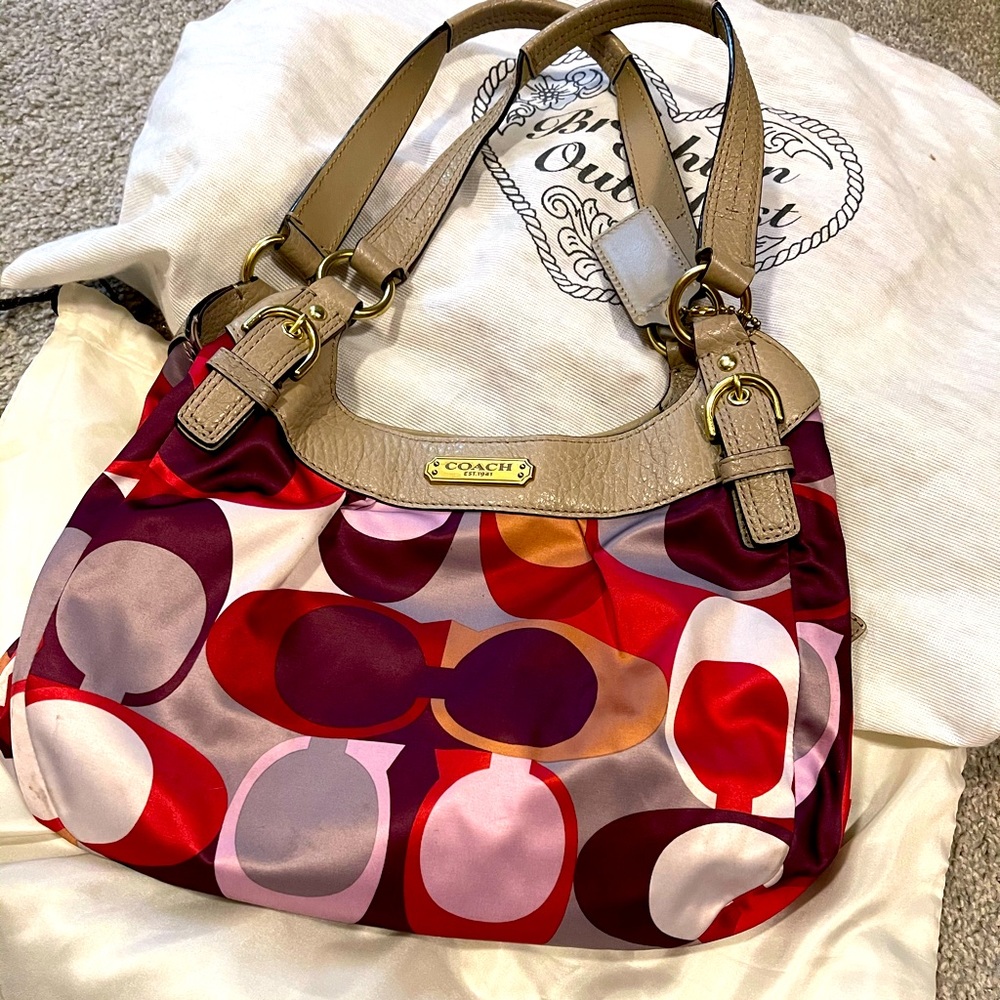 Medium size COACH AUTHENTIC HANDBAG Like NÉW